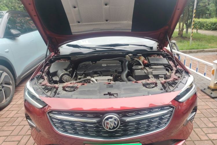 Used Buick Regal 2020 552T Luxury Version Engine Bay