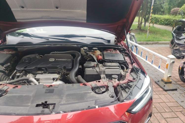 Used Buick Regal 2020 552T Luxury Version Engine Bay Left
