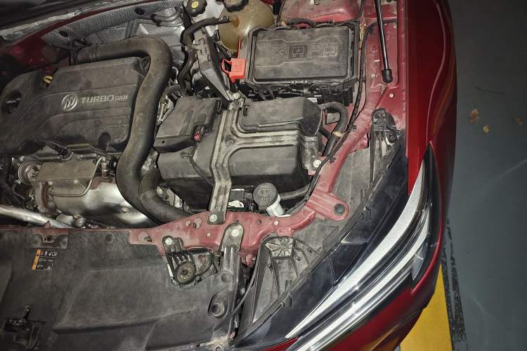 Used Buick Regal 2020 552T Elite Edition Engine Bay Left