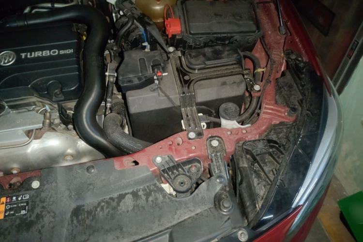 Used Buick Regal 2020 552T Elite Edition Engine Bay Left