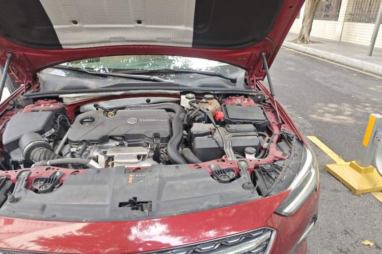 Used Buick Regal 2020 552T Elite Edition Engine Bay Left