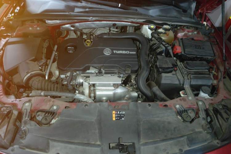 Used Buick Regal 2020 552T Luxury Version Engine Bay