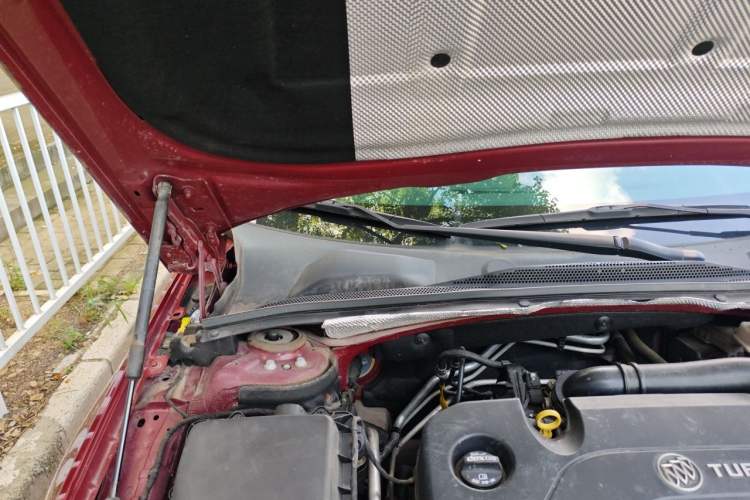 Used Buick Regal 2020 552T Elite Edition Engine Bay Right