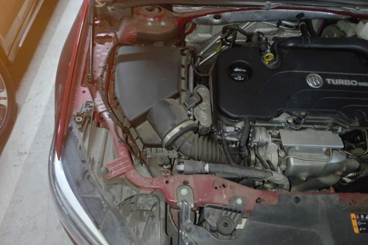 Used Buick Regal 2020 552T Luxury Version Engine Bay Right