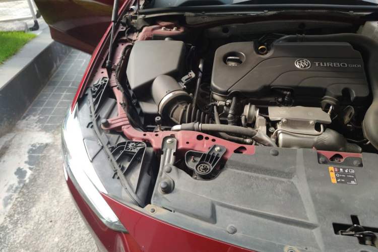 Used Buick Regal 2020 552T Elite Edition Engine Bay Right