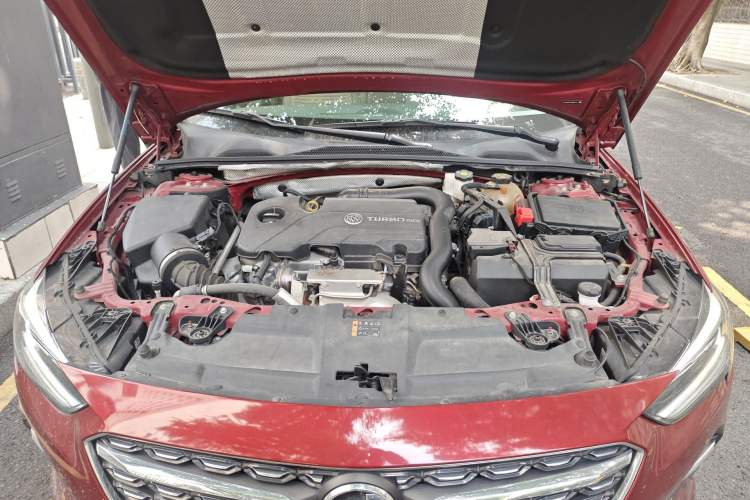 Used Buick Regal 2020 552T Elite Edition Engine Bay