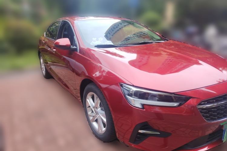 Used Buick Regal 2020 552T Luxury Version Front Right 45 Deg