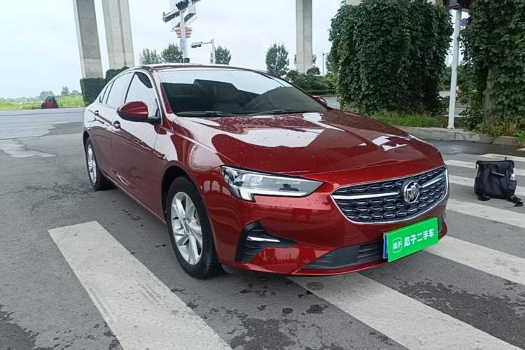 Used Buick Regal 2020 552T Elite Edition Front Right 45 Deg