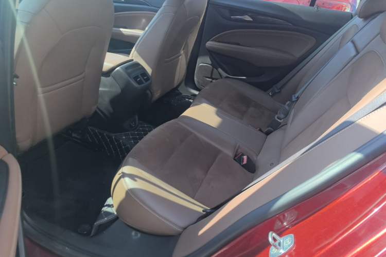 Used Buick Regal 2020 552T Luxury Version Left Rear Seat