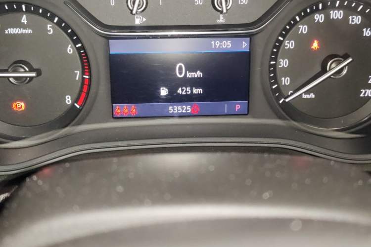 Used Buick Regal 2020 552T Elite Edition Odometer Close Up