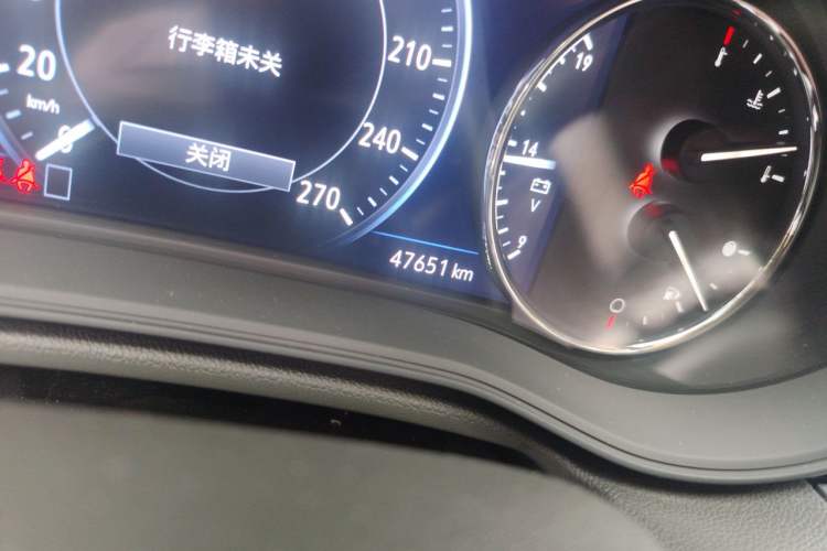 Used Buick Regal 2020 552T Luxury Version Odometer Close Up