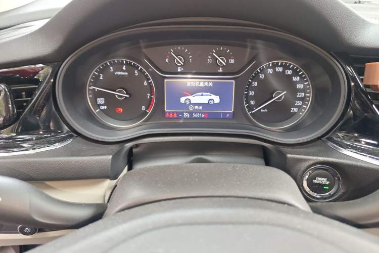 Used Buick Regal 2020 552T Elite Edition Odometer Close Up