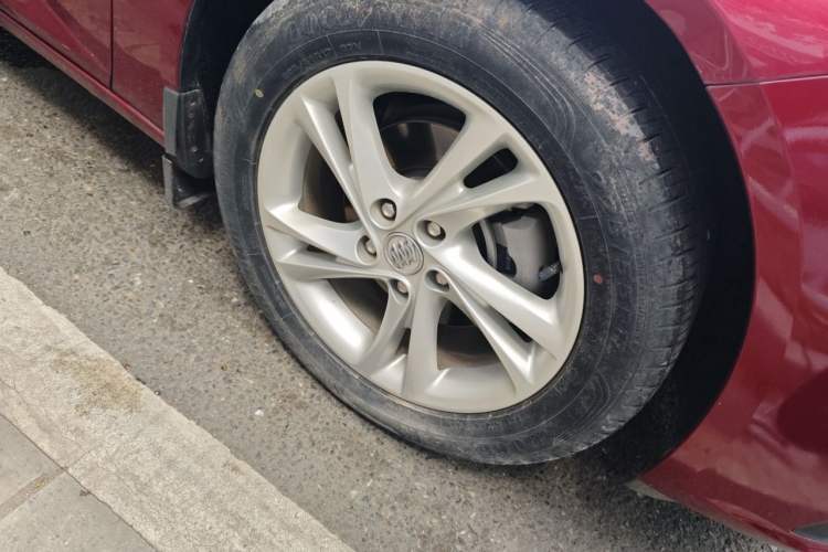 Used Buick Regal 2020 552T Elite Edition Right Front Wheel Hub