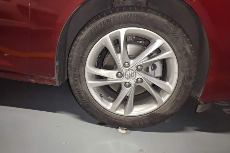Used Buick Regal 2020 552T Elite Edition Right Front Wheel Hub