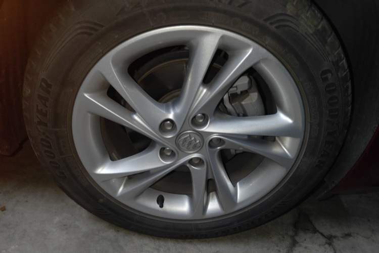 Used Buick Regal 2020 552T Luxury Version Right Front Wheel Hub