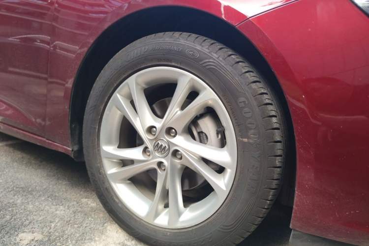 Used Buick Regal 2020 552T Elite Edition Right Front Wheel Hub
