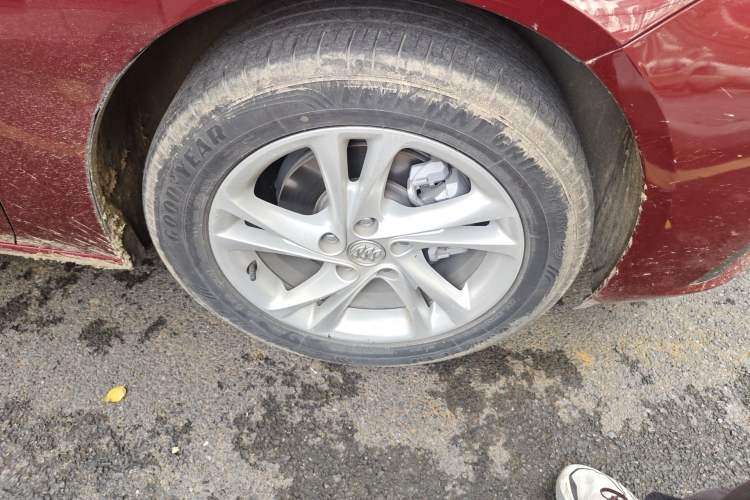 Used Buick Regal 2020 552T Elite Edition Right Front Wheel Hub