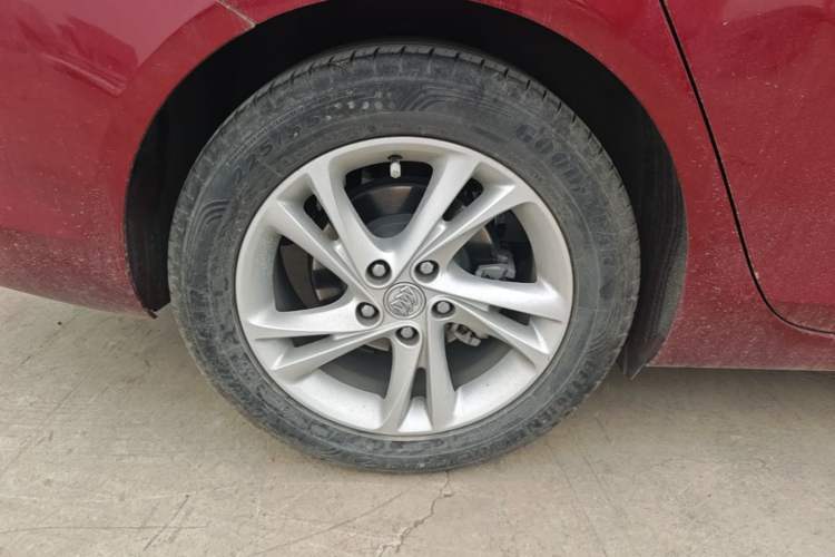 Used Buick Regal 2020 552T Elite Edition Right Rear Wheel Hub