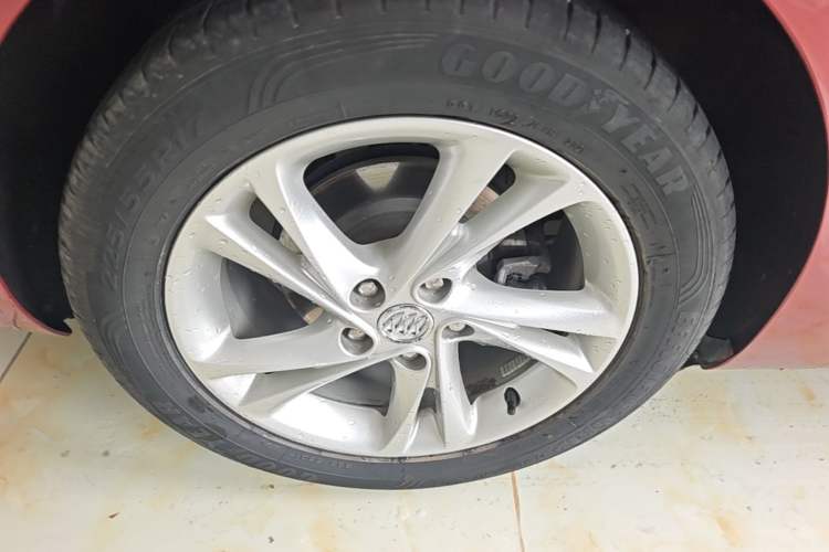 Used Buick Regal 2020 552T Elite Edition Right Rear Wheel Hub