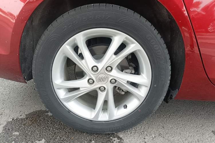 Used Buick Regal 2020 552T Elite Edition Right Rear Wheel Hub