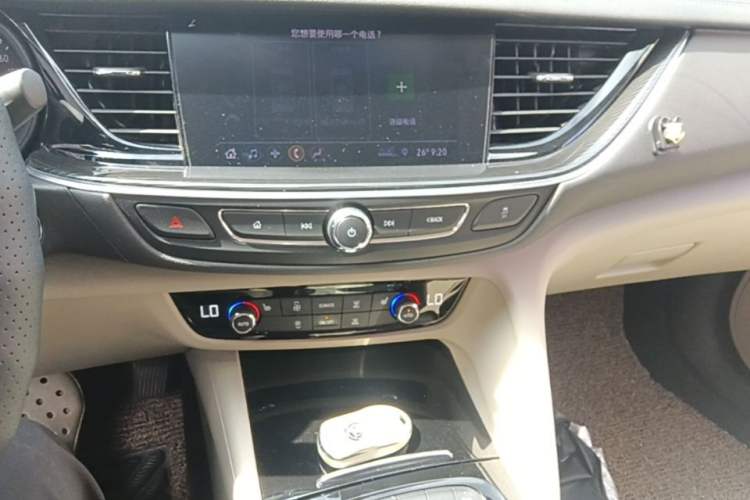 Used Buick Regal 2020 552T Elite Edition Audio And AC Panel