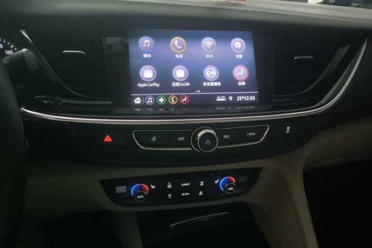 Used Buick Regal 2020 552T Elite Edition Audio And AC Panel