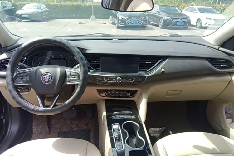 Used Buick Regal 2020 552T Elite Edition Center Console