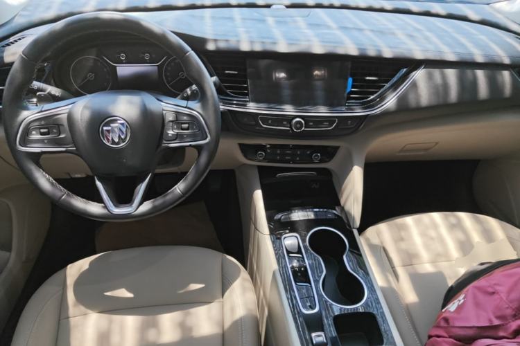 Used Buick Regal 2020 552T Elite Edition Center Console