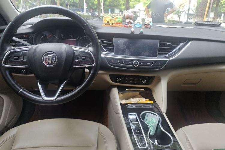 Used Buick Regal 2020 552T Elite Edition Center Console