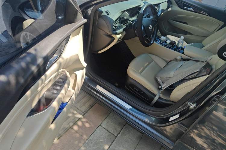 Used Buick Regal 2020 552T Elite Edition Driver Seat