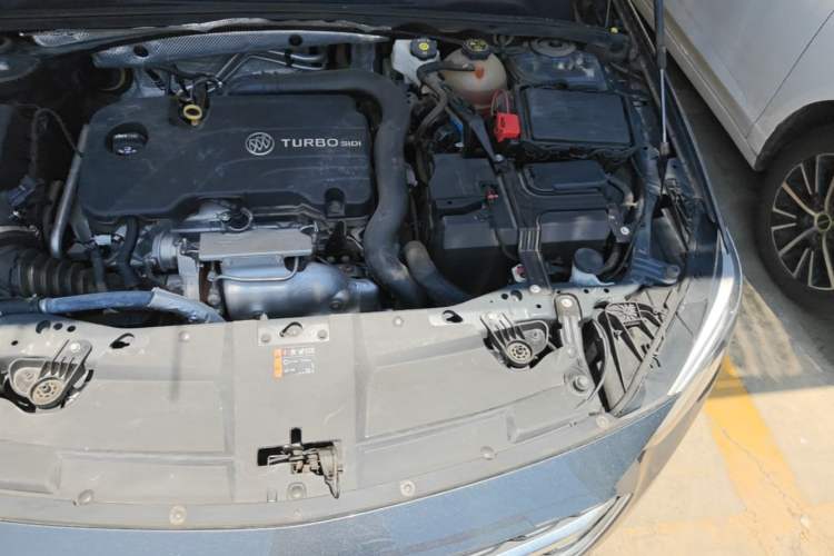 Used Buick Regal 2020 552T Elite Edition Engine Bay Left