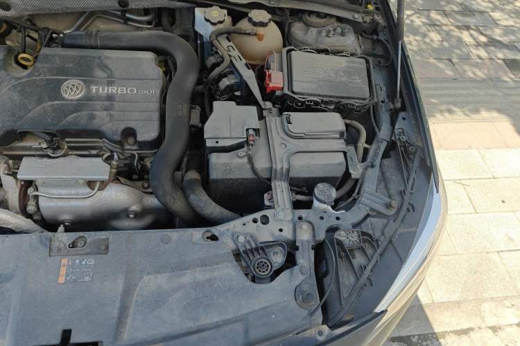 Used Buick Regal 2020 552T Elite Edition Engine Bay Left
