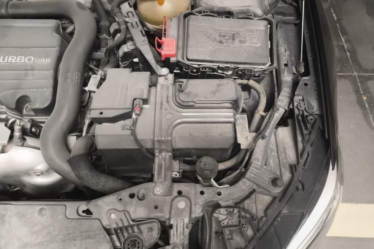 Used Buick Regal 2020 552T Elite Edition Engine Bay Left