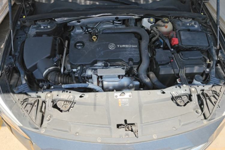 Used Buick Regal 2020 552T Elite Edition Engine Bay