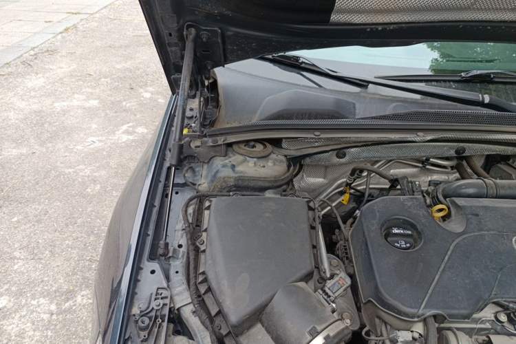 Used Buick Regal 2020 552T Elite Edition Engine Bay Right
