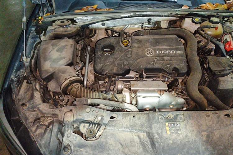 Used Buick Regal 2020 552T Luxury Version Engine Bay Right