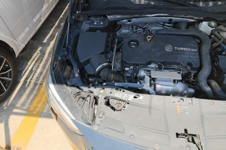 Used Buick Regal 2020 552T Elite Edition Engine Bay Right