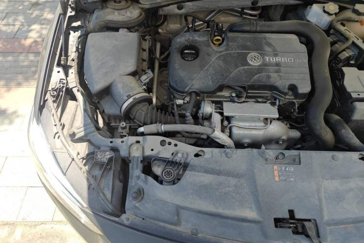 Used Buick Regal 2020 552T Elite Edition Engine Bay Right