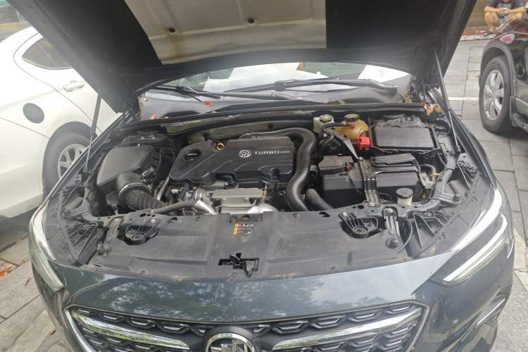 Used Buick Regal 2020 552T Elite Edition Engine Bay