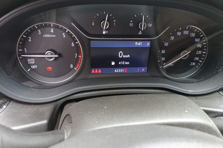 Used Buick Regal 2020 552T Elite Edition Odometer Close Up
