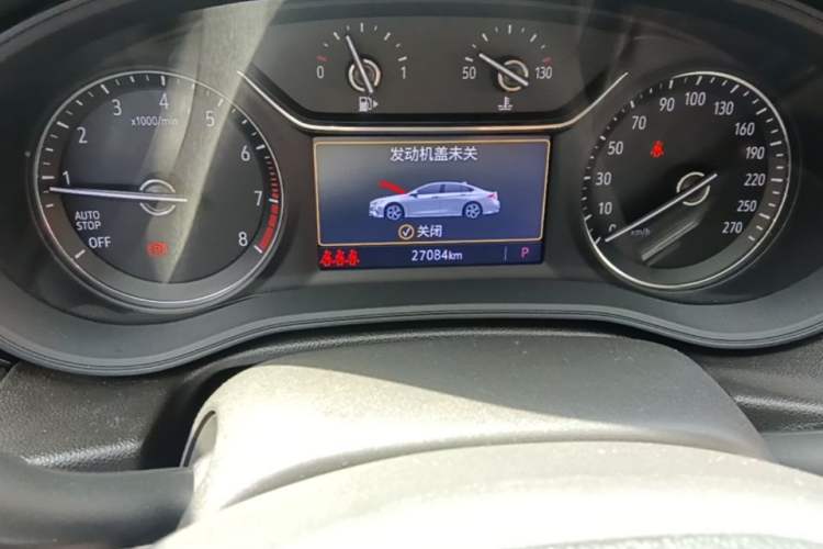 Used Buick Regal 2020 552T Elite Edition Odometer Close Up