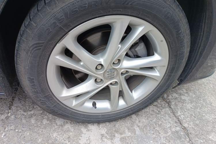 Used Buick Regal 2020 552T Elite Edition Right Front Wheel Hub