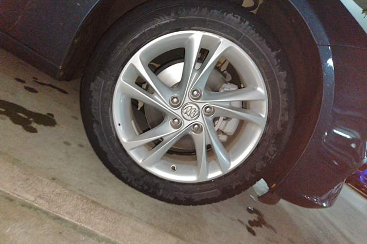 Used Buick Regal 2020 552T Luxury Version Right Front Wheel Hub