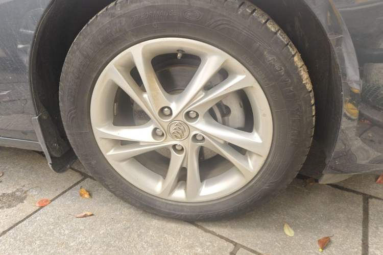 Used Buick Regal 2020 552T Elite Edition Right Front Wheel Hub