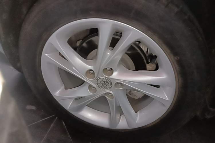 Used Buick Regal 2020 552T Elite Edition Right Rear Wheel Hub
