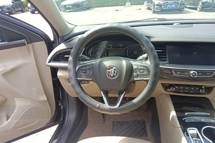 Used Buick Regal 2020 552T Elite Edition Steering Wheel