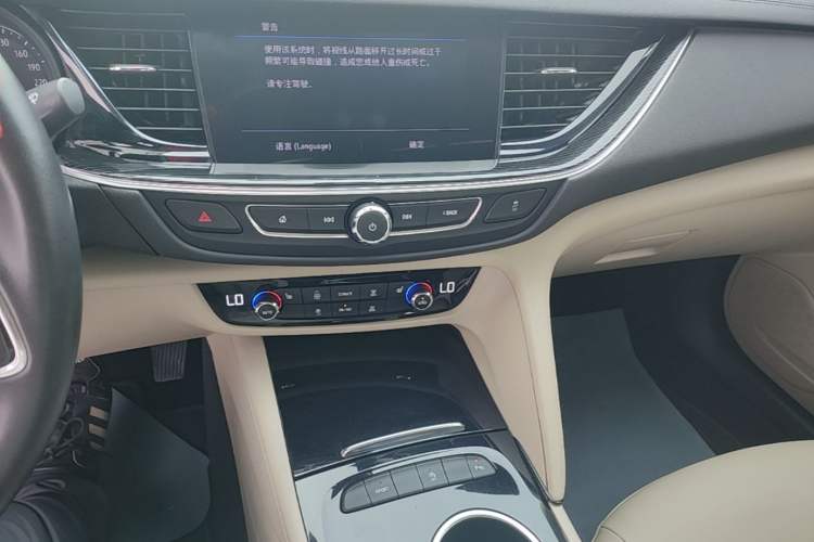 Used Buick Regal 2020 552T Elite Edition Audio And AC Panel