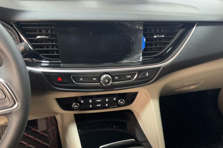 Used Buick Regal 2020 552T Elite Edition Audio And AC Panel