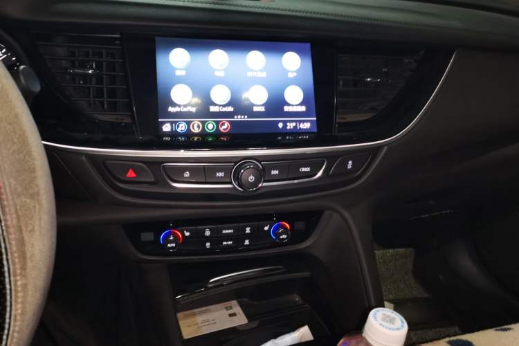 Used Buick Regal 2020 552T Luxury Version Audio And AC Panel