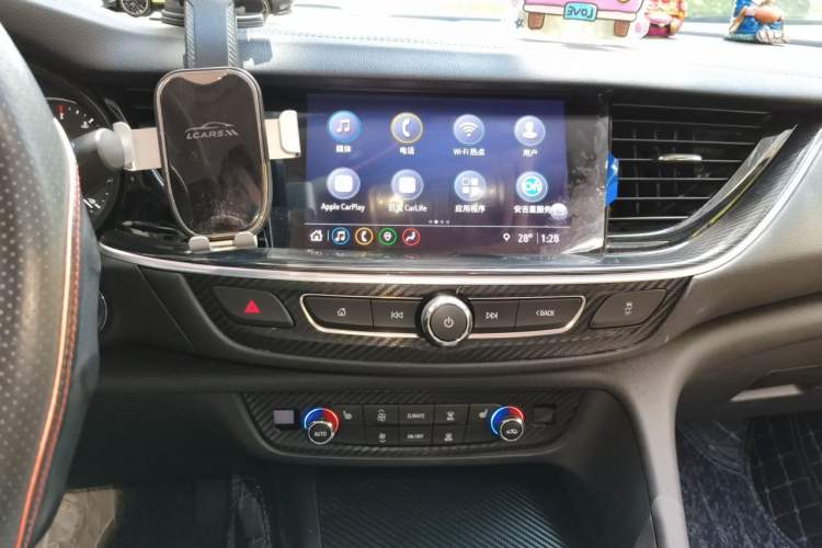 Used Buick Regal 2020 552T Luxury Version Audio And AC Panel